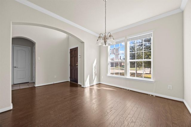 6527 Hunters Trace Lane, Baytown, TX 77521