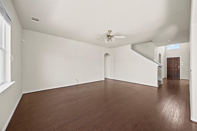 6527 Hunters Trace Lane, Baytown, TX 77521