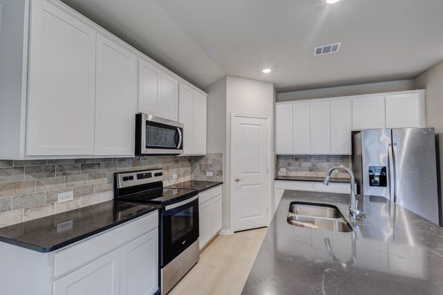 208 Fieldstone Drive, Melissa, TX 75454