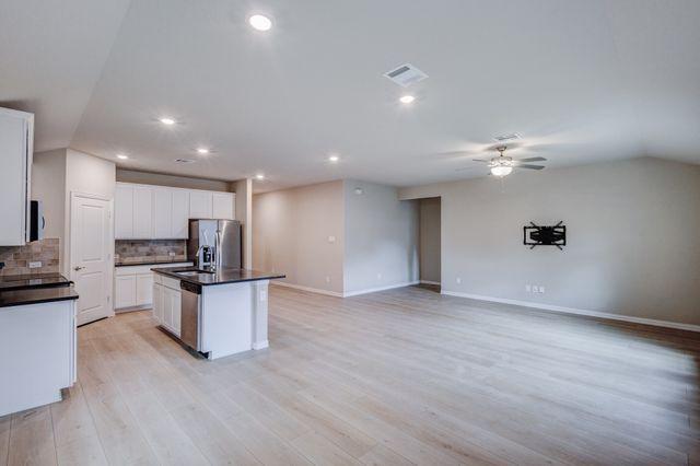 208 Fieldstone Drive, Melissa, TX 75454