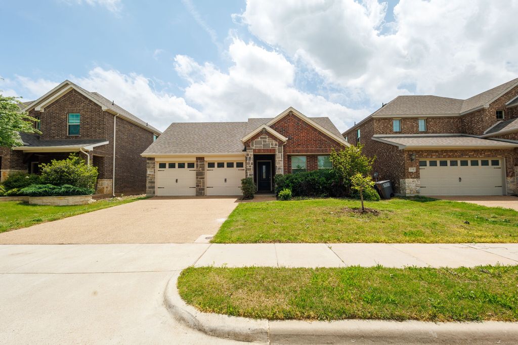 208 Fieldstone Drive, Melissa, TX 75454