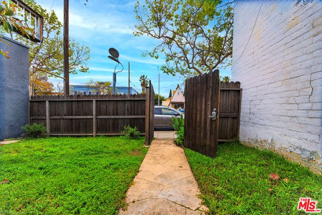 3011 Pico Boulevard, Santa Monica, CA 90405