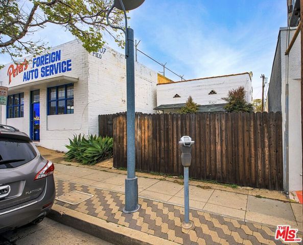 3011 Pico Boulevard, Santa Monica, CA 90405