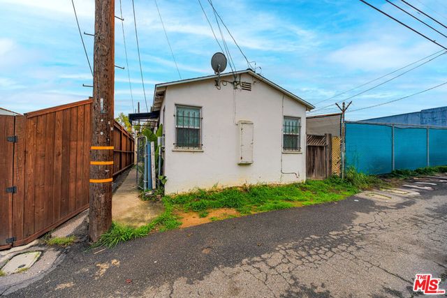 3011 Pico Boulevard, Santa Monica, CA 90405