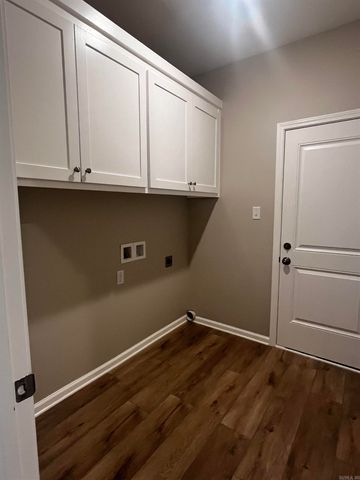 1825 Pinecroft, Benton, AR 72015