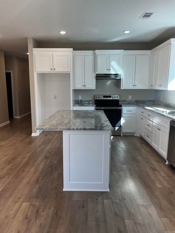 1825 Pinecroft, Benton, AR 72015