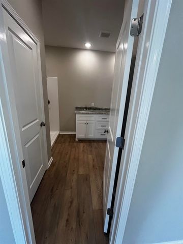 1825 Pinecroft, Benton, AR 72015