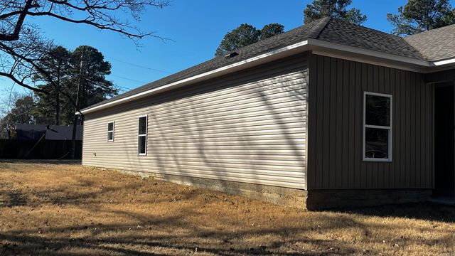 1825 Pinecroft, Benton, AR 72015