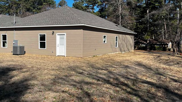 1825 Pinecroft, Benton, AR 72015