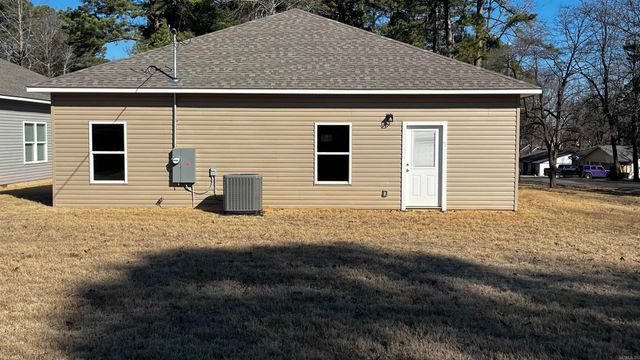 1825 Pinecroft, Benton, AR 72015