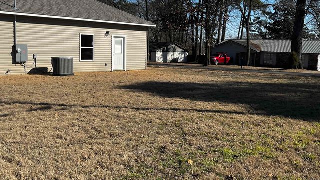 1825 Pinecroft, Benton, AR 72015