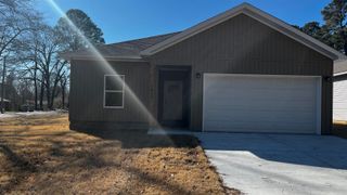 1825 Pinecroft, Benton, AR 72015