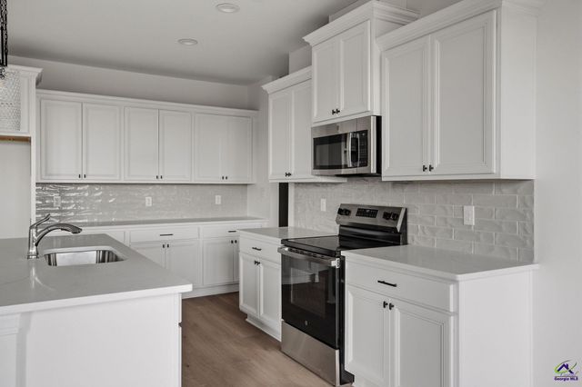 200 Farmland Circle, Perry, GA 31069