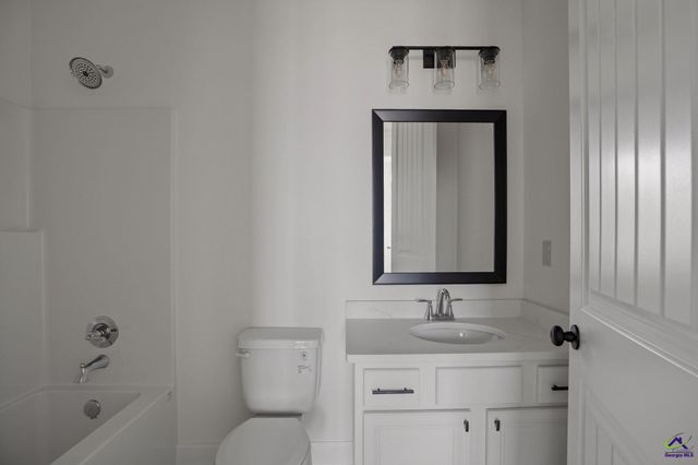 200 Farmland Circle, Perry, GA 31069