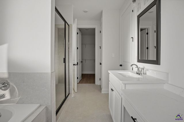 200 Farmland Circle, Perry, GA 31069