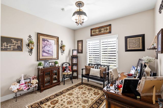 1642 W HUNTERS CREEK CIR, South Jordan, UT 84095
