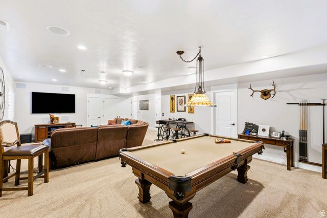 1642 W HUNTERS CREEK CIR, South Jordan, UT 84095