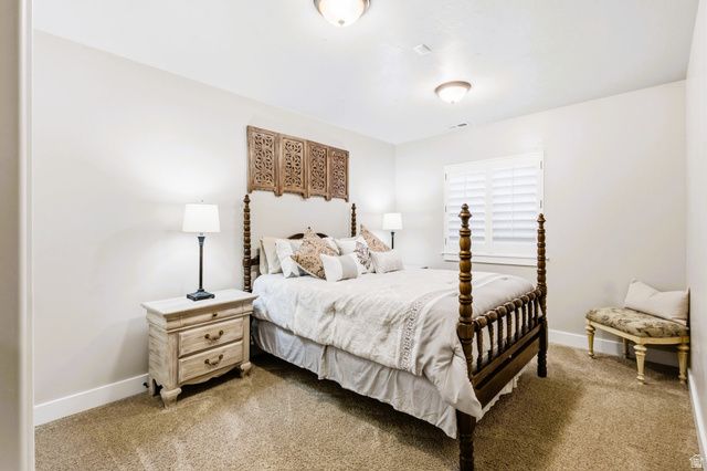 1642 W HUNTERS CREEK CIR, South Jordan, UT 84095
