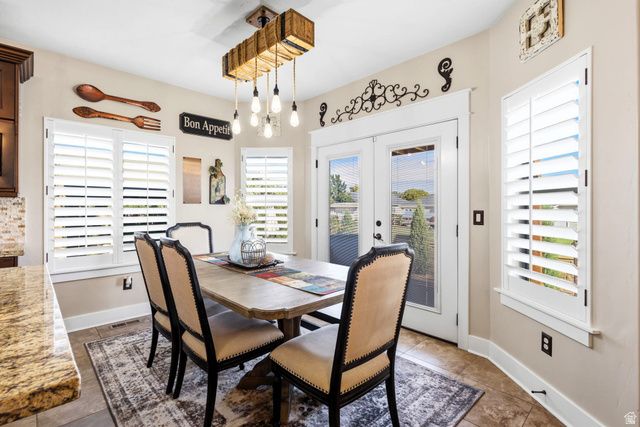 1642 W HUNTERS CREEK CIR, South Jordan, UT 84095
