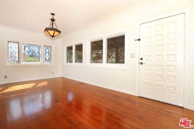 1609 Capistrano Avenue, Glendale, CA 91208