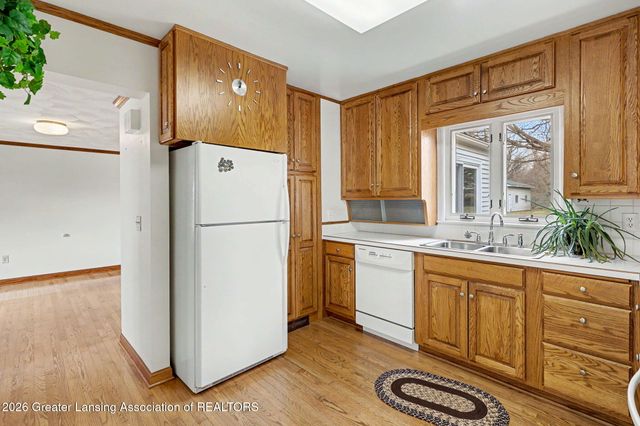 1482 W Kalamo Highway R2, Charlotte, MI 48813