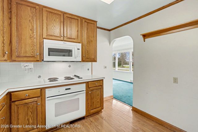 1482 W Kalamo Highway R2, Charlotte, MI 48813