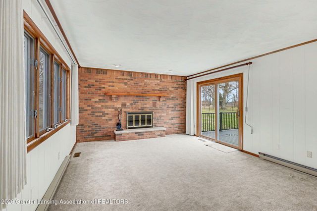 1482 W Kalamo Highway R2, Charlotte, MI 48813