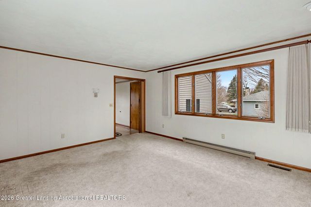 1482 W Kalamo Highway R2, Charlotte, MI 48813