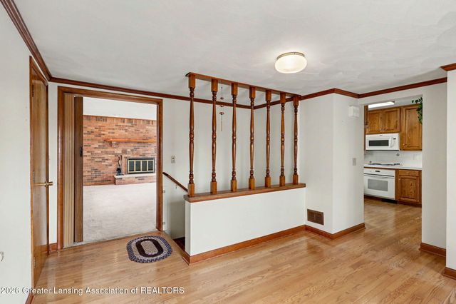 1482 W Kalamo Highway R2, Charlotte, MI 48813