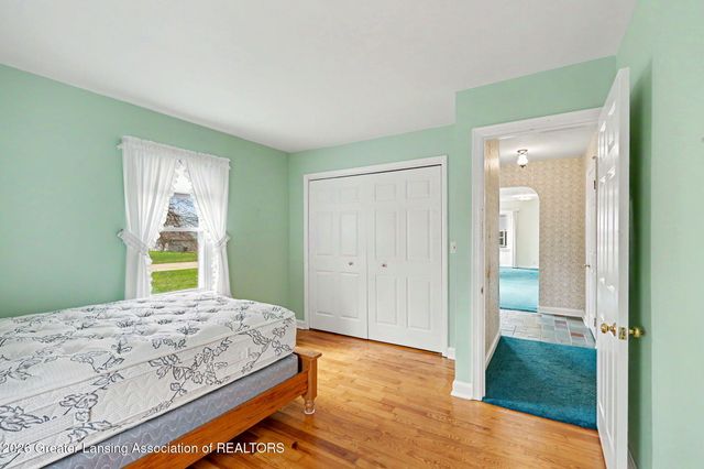 1482 W Kalamo Highway R2, Charlotte, MI 48813