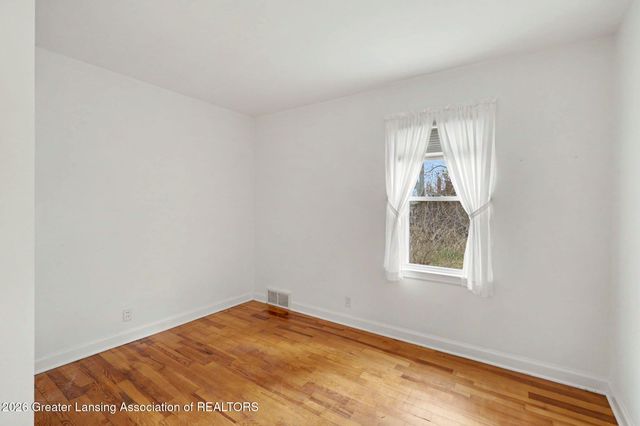 1482 W Kalamo Highway R2, Charlotte, MI 48813