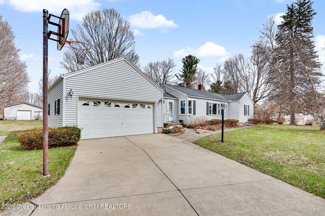 1482 W Kalamo Highway R2, Charlotte, MI 48813