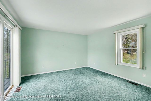 1482 W Kalamo Highway R2, Charlotte, MI 48813