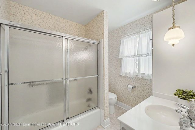 1482 W Kalamo Highway R2, Charlotte, MI 48813