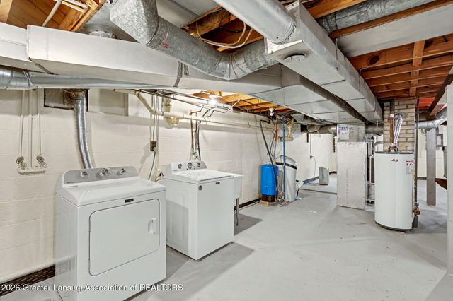 1482 W Kalamo Highway R2, Charlotte, MI 48813