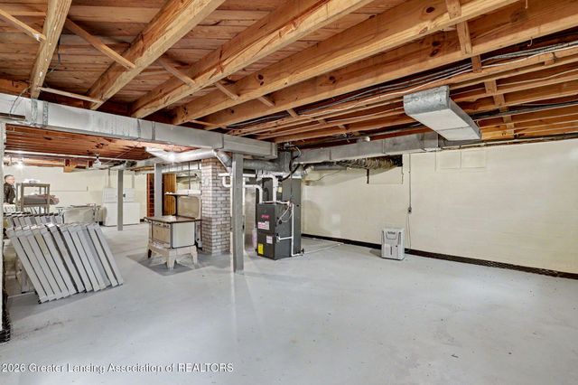 1482 W Kalamo Highway R2, Charlotte, MI 48813