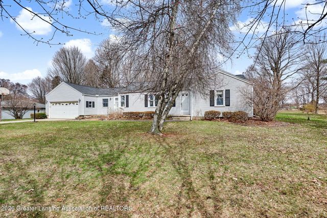 1482 W Kalamo Highway R2, Charlotte, MI 48813