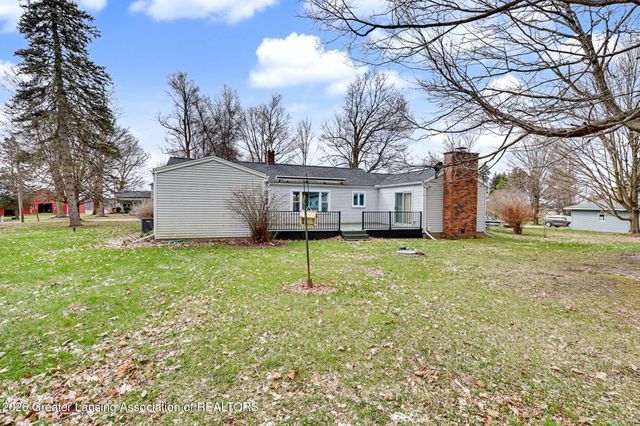 1482 W Kalamo Highway R2, Charlotte, MI 48813