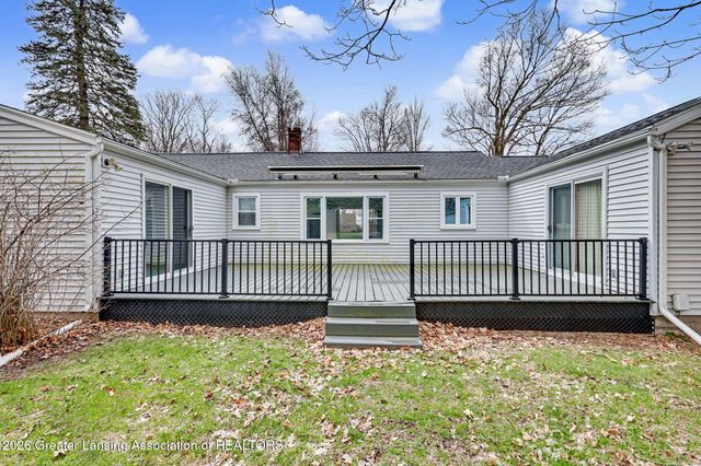 1482 W Kalamo Highway R2, Charlotte, MI 48813