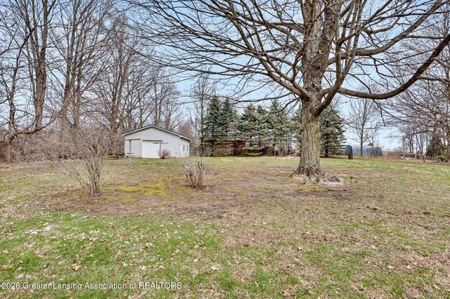 1482 W Kalamo Highway R2, Charlotte, MI 48813