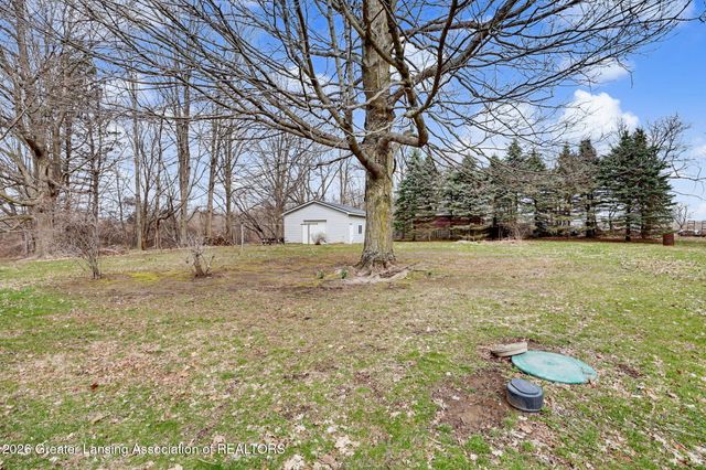 1482 W Kalamo Highway R2, Charlotte, MI 48813