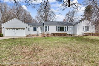 1482 W Kalamo Highway R2, Charlotte, MI 48813