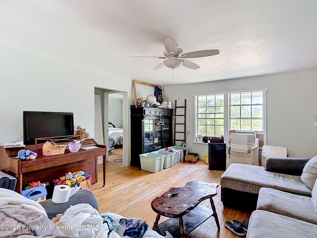 12126 Skimmer Avenue, Weeki Wachee, FL 34614
