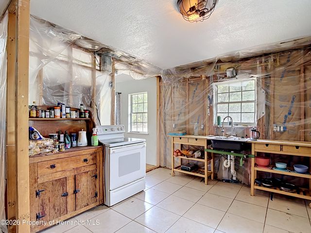 12126 Skimmer Avenue, Weeki Wachee, FL 34614