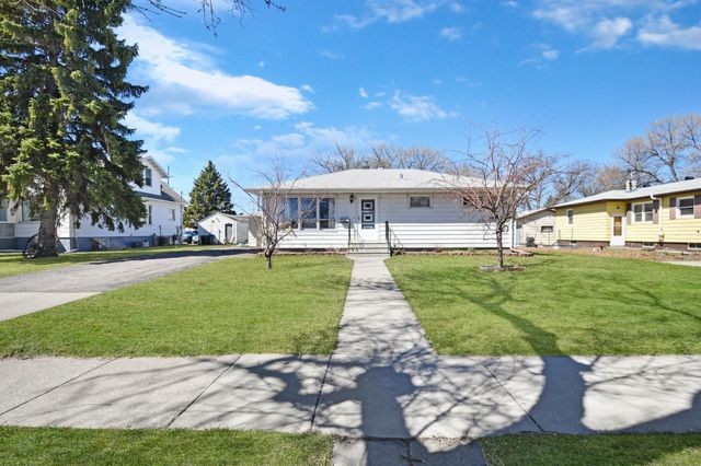 706 26 Street N, Fargo, ND 58102