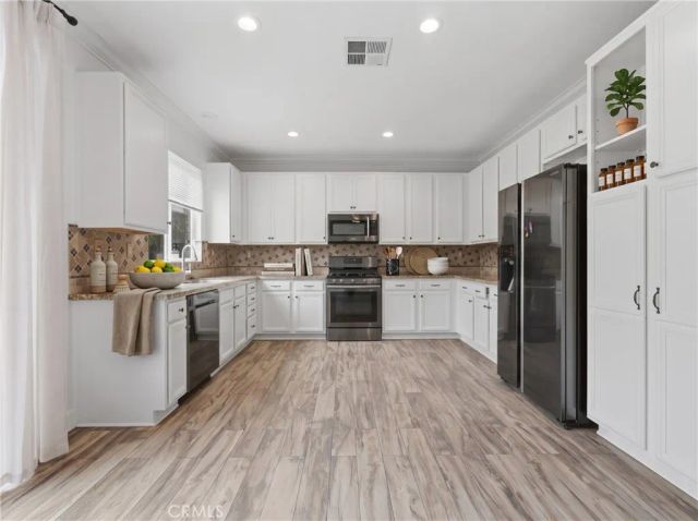 2180 Stonewood, Mentone, CA 92359