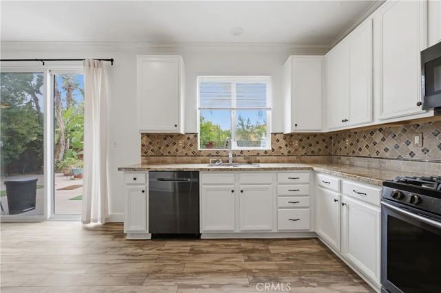 2180 Stonewood, Mentone, CA 92359