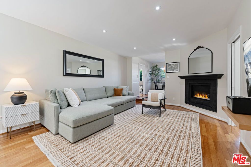 832 Euclid Street 203, Santa Monica, CA 90403