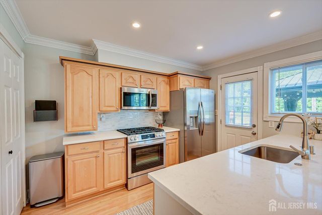 15 Gwizdak Court, Sayreville, NJ 08872