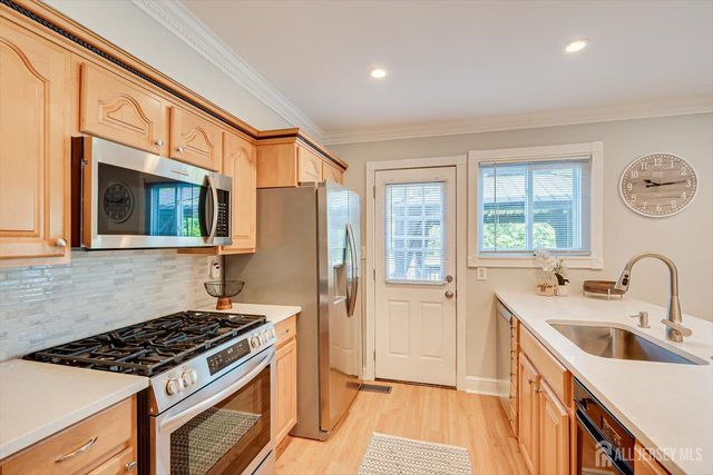 15 Gwizdak Court, Sayreville, NJ 08872